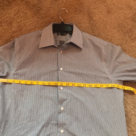 3/$20 🦋 Covington Classic Fit Button Down Shirt - Picture 5 of 6